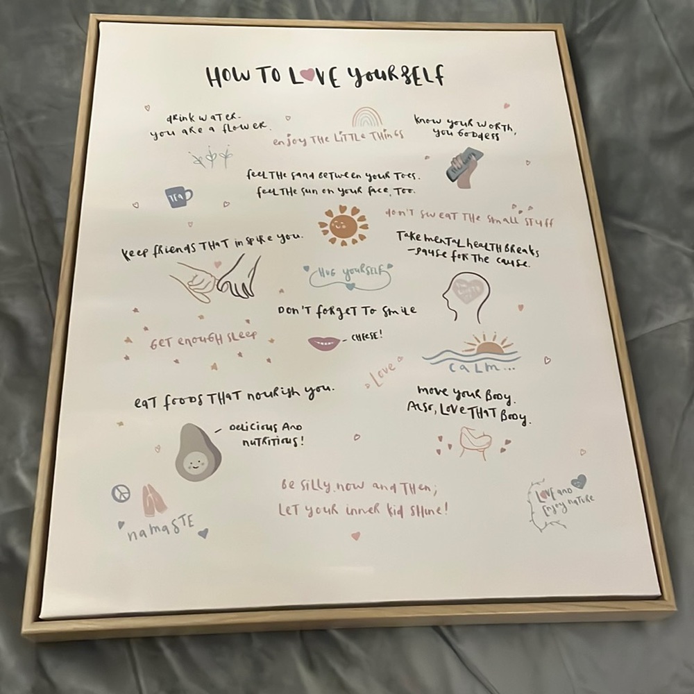 Picture fram for a more classic vibe in the room